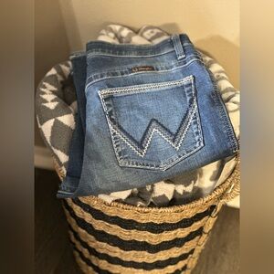 Wrangler Women's Willow Ultimate riding jean -Davis blue color